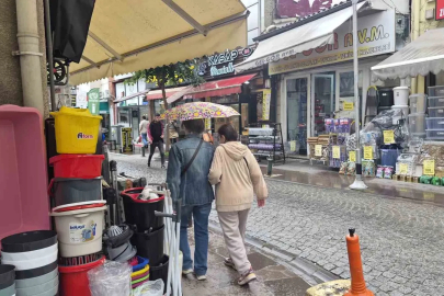 Gün boyu havanın sıcak olduğu Eskişehir’de yağışlar etkisini gösterdi
