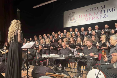 Çorum’da Türk sanat müziği ve Türk halk müziği konseri sanatseverleri mest etti
