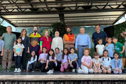 Kamyon tiyatrosu Gümüşova ve Gölyaka’da çocuklarla buluştu
