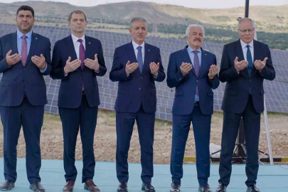 Cumhurbaşkanı Erdoğan, Mardin’deki Artuklu Depolamalı GES açılışına canlı yayınla bağlandı
