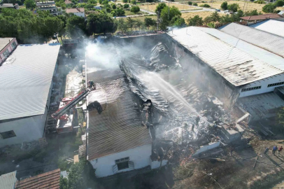 Kauçuk fabrikasındaki yangın 3 saatlik çalışmayla kontrol altına alındı

