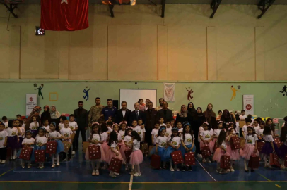 Oltu’da 4-6 yaş Kur’an kursu öğrencilerinden yılsonu programı coşkusu
