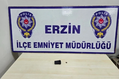 Erzin’de ehliyet sınavına kopya düzeneğiyle giren şahıs yakayı ele verdi
