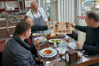 Bayburt’ta lokantalara yöresel lezzetleri tanıtan servis materyalleri dağıtıldı
