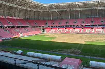 Samsunspor’un stadının zeminine ısıtma ve soğutma tesisatı döşeniyor
