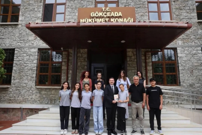 Gökçeada’da Minik Kalemlerden Büyük Başarı: 34 Öğrencinin Eserleri Kitaplaştı
