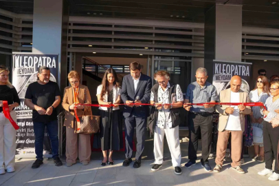 Tarsus’ta tarih ve sanatın buluşma noktası Kleopatra Meydanı açıldı
