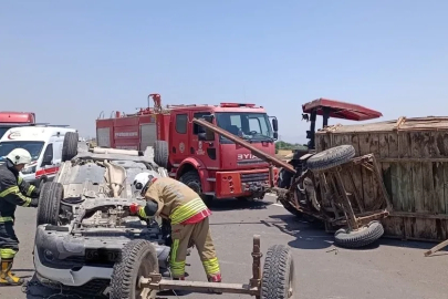 Kırıkhan’da traktörle çarpışan otomobil takla attı: 2 yaralı
