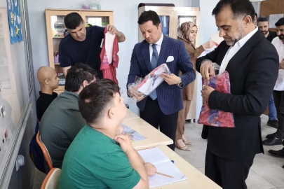 Mardin TSO Başkan adayı Duyan’dan özel eğitim öğrencilerine forma hediyesi
