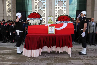 Kanser nedeniyle hayatını kaybeden polis memuru son yolculuğuna uğurlandı
