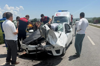 Hızlı Tren Kavşağı’nda kaza: 2 yaralı
