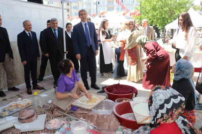 Halk Eğitim Merkezi Müdürlüğünde yıl sonu sergisi açıldı
