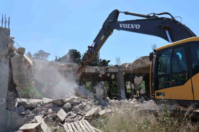 Bodrum’da 45 kaçak yapı yıkıldı
