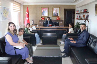 Tomarza’da en çok kitap okuyan öğrenciler ödüllendirildi

