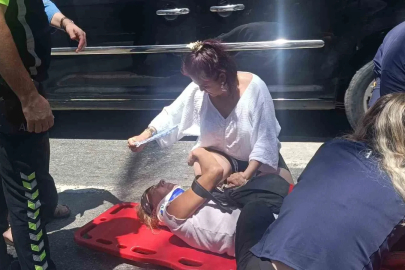 Yaya geçidinde motosikletin çarptığı Alman kadın turist yaralandı
