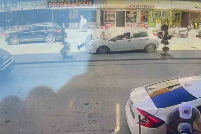 Otomobilin çarptığı yayanın 10 metre savrulduğu anlar kameraya yansıdı
