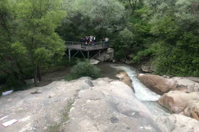 Serinlemek için gölete giren genç boğuldu
