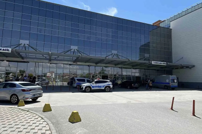 Boşanma aşamasındaki eşini vurup intihar etti
