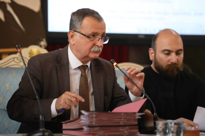 Yunusemre Meclisi’nde Özgür Özel gerginliği
