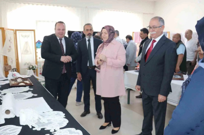 Şuhut Halk Eğitim Merkezinin yıl sonu sergisi büyük ilgi gördü
