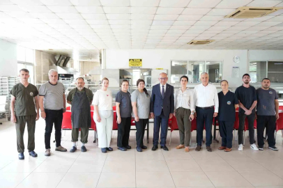 Turgutlu’da aşevine 12 ton 400 kiloluk kurban bağışı
