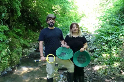20 yıllık evli çift, Ordu’nun derelerinde altın peşinde
