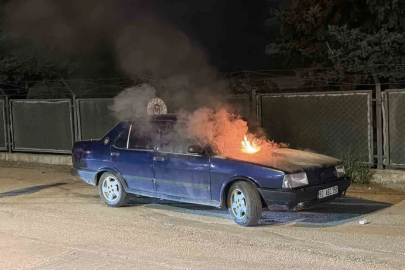 Tokat’ta park halindeki otomobilde yangın çıktı
