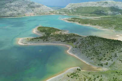 Kuruyan göl yağışlarla yeniden canlandı
