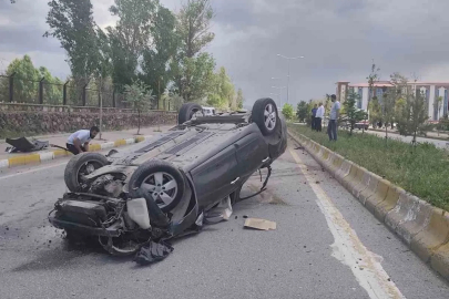 Patnos’ta trafik kazası: Araç takla attı, sürücü yaralandı
