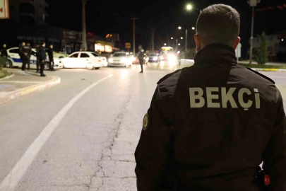 Aksaray polisi şok uygulamalarla şehir genelinde denetim yapıyor
