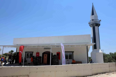 Depremin ardından inşa edilen 129’uncu cami olan ’Akçaova Kenan Güngör Camii’ ibadete açıldı
