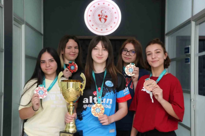Dünya Kupası’ndan Kayseri’ye 9 madalya
