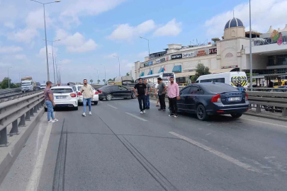Manavgat’ta 4 aracın karıştığı zincirleme kaza
