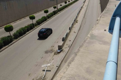 Hurdaya dönen Tofaş’taki 3 kişi yaralandı
