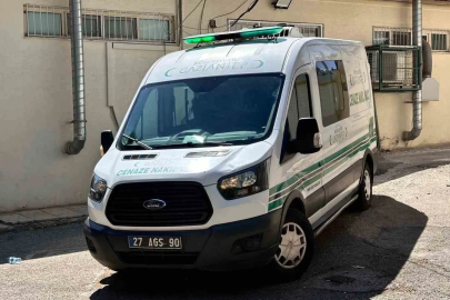 Gaziantep’te motosiklet bariyerlere çarptı: Genç sürücü hayatını kaybetti
