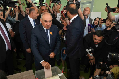 Ermenistan’da halk genel seçimler için sandık başında
