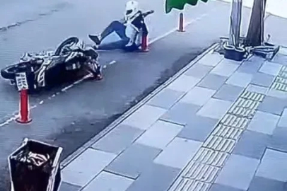 Elazığ’da motosiklet kazası kamerada
