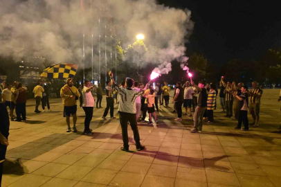 Düzce’de Fenerbahçe Başkanı Aziz Yıldırım sevinci
