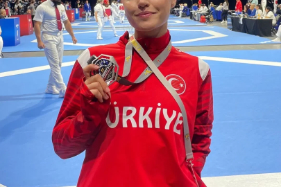 Denizlili sporcu Almanya’dan gümüş madalya ile döndü
