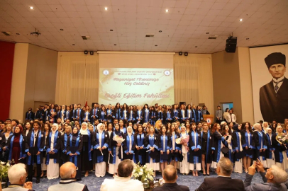 BEUN’da öğrencilikten öğretmenliğe uzanan yolculuk mezuniyet töreni ile taçlandı
