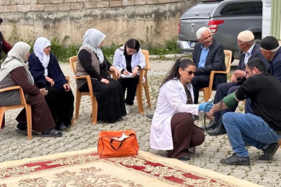 Yüksekova’da köy sakinlerine hipertansiyon ve tuz kullanımı eğitimi

