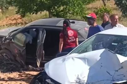 Gaziantep’te 2 otomobil çarpıştı: 5 yaralı
