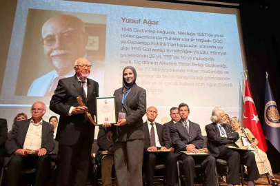 Duayen Gazeteci Ağar’a "Meslekte 50 Yıl Onur Ödülü" verildi
