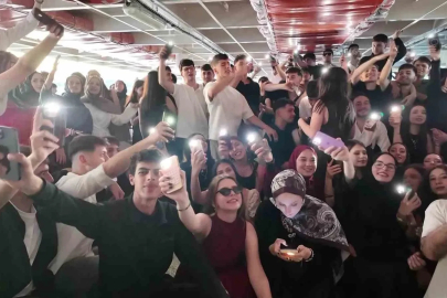 Ümraniyeli lise öğrencileri Boğaz turuyla mezuniyet coşkusunu yaşadı
