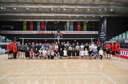 Manisa BBSK’da geleceğin sultanları parkeye çıktı
