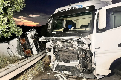 Manisa’da iki tır çarpıştı: 1’i ağır 2 yaralı
