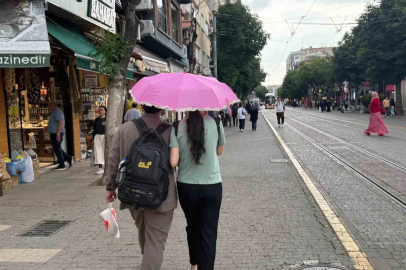 Eskişehir’de beklenen gök gürültülü sağanak yağış etkili oldu
