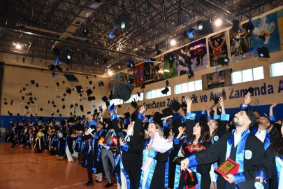Sarıkamış Spor Bilimleri Fakültesi’nde mezuniyet coşkusu
