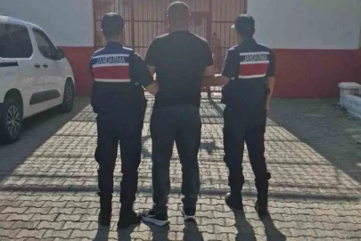 Uyuşturucu ve hırsızlık suçlarından aranan 2 hükümlü yakalandı
