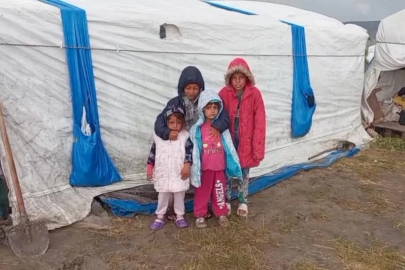 Çadırlarını su basan mevsimlik işçiler yardım bekliyor
